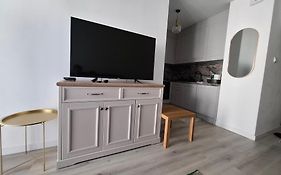 Bagry Rooms2 - Apartament z sypialnią i miejscem postojowym